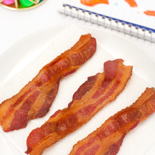 Microwave Bacon (Easy Dorm Food!) - Dorm Room Cook